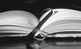 Auf der Liste befinden sich 23 Namen, Anschriften, Telefonnummern und E-Mailadressen von Männern und Frauen aus dem Lübbecker Land. - Pixabay