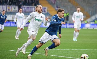 Außenverteidiger Felix Hagmann blieb gegen Aue hinten weitgehend fehlerfrei und kurbelte auch nach vorne das Spiel gelegentlich an. - Oliver Krato