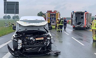 Drei Fahrzeuge waren am Montagmittag an einen Verkehrsunfall auf der L 7776 in einem Kreisverkehr beteiligt. - Ralph Meyer