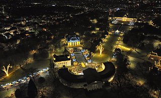 Auf dem Weihnachtsmarkt Bad Oeynhausen spielen ehrenamtliche Musiker gebührenfreie Weihnachtsmusik. Bloß auf der Eisbahn gibt's gebührenpflichtigen Rock und Pop. - Thorsten Ulonska