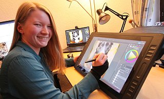 Die Bilder von Riccarda Leporin entstehen zumeist am Grafik-Tablet. Zwischen zehn und 20 Stunden benötigt sie für ein Bild. - Björn Kenter