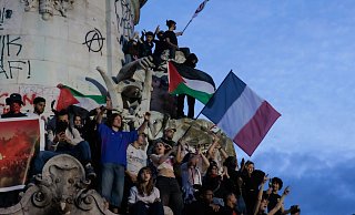 Freude und Trubel nach dem überraschenden Wahlergebnis. - Sadak Souici/ZUMA Press Wire/dpa