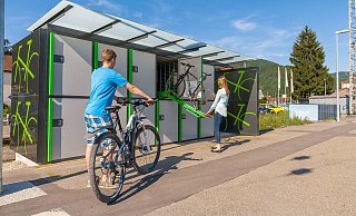 So könnten die abschließbaren Fahrradboxen aussehen. - © Ralph Weber / Kienzler Stadtmobiliar GmbH