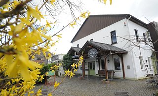 Der Neu-Investor des Traditionshauses Gestringer Hofs ist zwar einverstanden, dass die Dorfgemeinschaft den Saal weiterhin nutzen kann. Dennoch hat der Stadtrat den Zuschuss nur auf ein Jahr verlängert. - Joern Spreen-Ledebur