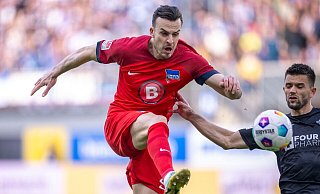 Haris Tabakovic (l) erzielte den Siegtreffer für Hertha BSC. - David Inderlied/dpa