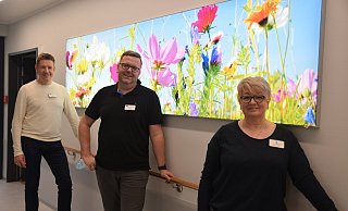 Pflegedirektor Matthias Hill (l.) und die beiden Stationsleiter des Krankenhauses Enger, Mario Ohl und Elena Gisbrecht, berichten von ihrer Arbeit während der Corona-Pandemie. - Mareike Patock
