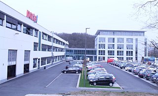 Mehrfach waren Einbrecher in der Zentrale von Porta-Möbel in Vennebeck aktiv und richteten hohen Schaden an. Einer der mutmaßlichen Täter steht nun vor Gericht. - Foto: MT-Archiv/privat