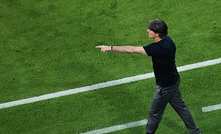 Bundestrainer Joachim Löw setzt auf Kontinuität. - Foto: Christian Charisius/dpa