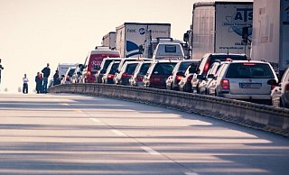 Lange Wartezeiten nach Unfall auf der A2 in Bielefeld. - NW