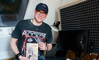 Autor Udo Fröhlich stellt seinen Kurzgeschichtenband "Aber makaber" vor. - Ralf Bittner