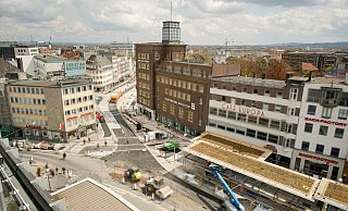 Der Jahnplatz wird derzeit komplett neu gestaltet - für viel mehr Geld, als ursprünglich berechnet.  - Thomas Grundmann