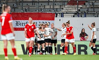Die deutschen Fußballerinnen hatten in Wien viel Grund zur Freude. - Georg Hochmuth/APA/dpa