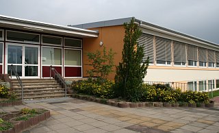 An der Grundschule Halstern sind Legionellen im Duschwasser der Turnhalle gefunden worden. - Daniel Steinmeier