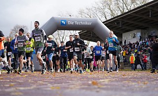 Petrus hatte ein Einsehen: Beim Start des 43. Auto Mattern Wällelaufs war es trocken, nachdem die Wetterbedingungen in den Stunden davor sehr schlecht waren. - Yvonne Gottschlich
