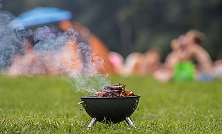 Aufgrund anhaltender Trockenheit und hoher Temperaturen hat der Deutsche Wetterdienst für Bielefeld die Waldbrandgefahrenstufe drei ausgerufen. - dpa Aufgrund anhaltender Trockenheit und hoher Temperaturen hat der Deutsche Wetterdienst für Bielefeld die Waldbrandgefahrenstufe drei ausgerufen. - dpa