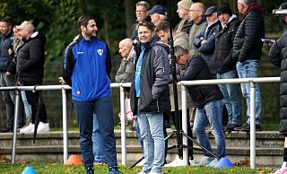 Eingespieltes Trio: Gotse Traykovski, Trainer Tim Daseking und die Kamera, deren Stativ im Hintergrund zu sehen ist und jetzt zum Zankapfel wurde. - Yvonne Gottschlich