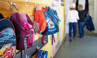 Für unter Zweijährige gab es bislang in der Bielefelder Thomas-Morus-Kita kein Angebot. Das ändert sich mit dem Neubau neben der Kirche. - dpa