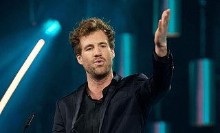 Nach mehreren Show-Absagen wegen seiner verunglimpfenden Aussagen über Behinderte will Comedian Luke Mockridge wieder auf die Bühne (Archiv-Foto). - Henning Kaiser/dpa