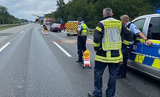 Ein Rettungshubschrauber wurde zwar angefordert, letztlich aber nicht gebraucht. Der verletzte Mann wurde mit einem Rettungswagen in ein Bielefelder Krankenhaus gebracht. - Thorsten Heß