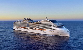 Kapazitätswunder: Die 333 Meter lange «MSC World Asia» bietet Platz für bis zu 6.758 Passagiere. - MSC Cruises/dpa-tmn