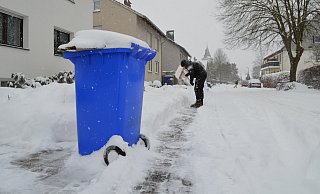 Die Mülltonnen können im gesamten Kreis Höxter wieder hereingeholt werden. Am Montag findet keine Abholung statt. - Nicole Niemann