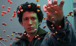 In der finalen vierten Staffel von How To Sell Drugs Online (Fast) kommt Moritz aus dem Gefängnis frei und gerät erneut in Schwierigkeiten. - Paul Hepper/Netflix 2024 In der finalen vierten Staffel von How To Sell Drugs Online (Fast) kommt Moritz aus dem Gefängnis frei und gerät erneut in Schwierigkeiten. - Paul Hepper/Netflix 2024