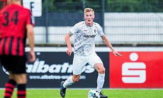 Der letzte Joker sticht: Der in der 85. Minute eingewechselte Niklas Wiemann erzielte in der Nachspielzeit den Siegtreffer für Rödinghausen. - Noah Wedel