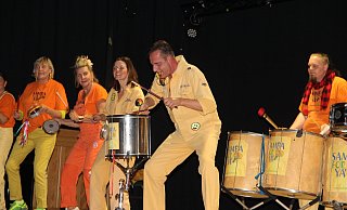 Die Percussion-Gruppe "Samba for YA" riss das Publikum mit seinem temperamentvollen Auftritt von den Stühlen. - Klaus Frensing