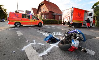 Der Motorradfahrer raste auf der Valdorfer Straße in die linksabbiegende Autofahrerin. - Ulf Hanke