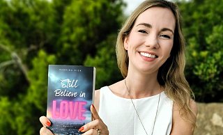 Sabrina Pick hat in Bielefeld studiert und lebt jetzt in Düsseldorf. "Still Believe in Love" ist schon ihr zweites Buch, aber ihr erster Roman. - Sabrina Pick