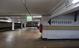 Die Tiefgarage Salzhof am Zentralen Omnibusbahnhof (ZOB) ist ein Sanierungsfall und für Parkende zunehmend unattraktiv. - Ulf Hanke