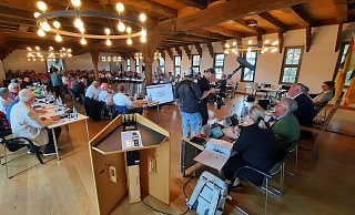 Die Ratssitzung vor den Sommerferien sorgt bis heute für Streit zwischen der CDU-Fraktion und Bürgermeister Daniel Hartmann. Nun springen ihm fünf Parteien bei. - David Schellenberg