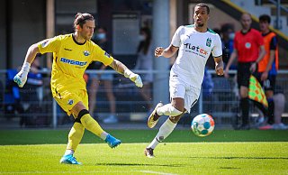 Jannik Huth, hier im Testspiel gegen Borussia Mönchengladbach, bleibt beim SC Paderborn zumindest vorerst die Nummer eins. - Sarah Jonek Fotografie