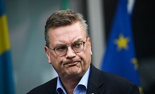 Reinhard Grindel nimmt Karl-Heinz Rummenigge nach dessen Aussagen im Kuss-Skandal in Schutz. - Andreas Arnold/dpa