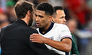 Jude Bellingham hat den zurückgetretenen Nationaltrainer Gareth Southgate in den höchsten Tönen gelobt - Bernd Thissen/dpa