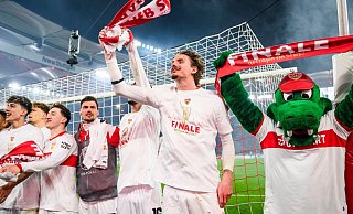 Stuttgart feiert den Finaleinzug. - Tom Weller/dpa
