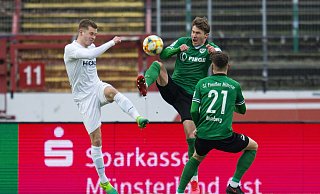 Kann ein heißer Tanz werden: Angelo Langer (l.) und der SV Rödinghausen treffen am Samstag auf die U 23 von Borussia Mönchengladbach. - Noah Wedel
