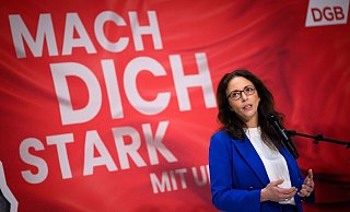 «Pushen ein Mini-Problem zu einem Mega-Thema hoch»: Gewerkschafterin Fahimi hält die Debatte ums Bürgergeld für absurd. (Archivbild) - Bernd von Jutrczenka/dpa