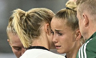 Ein Bild, das alles sagt: Für Giulia Gwinn ist die EM früh beendet. - Gian Ehrenzeller/KEYSTONE/dpa