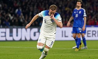 Mit seinem 54. Tor für die Three Lions zog Harry Kane an Wayne Rooney vorbei und ist nun alleiniger Rekordtorschütze Englands. - Adam Davy/PA Wire/dpa
