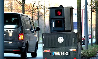 Back to the roots: Premiere feierte Blitzer Moneypenny - damals noch namenlos - am Stadtring Nordhorn Mitte Januar. Leser und Hörer tauften in einer gemeinsamen Aktion von NW und Radio Gütersloh die Tempojägerin "Moneypenny". - Andreas Frücht