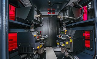 Das ist das Innenleben von Blitzer Bernhard - in seinem Inneren stecken zwei Laserscanner und zwei Kameras. Laut einem Kläger speichern die Geräte zu wenige Daten. - Foto: Andreas Zobe/NW