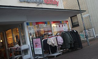 Die Ernsting's-Filiale in der Engeraner Innenstadt wechselt die Straßenseite - und vergrößert sich. - Jan-Henrik Gerdener