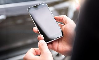 Durch die App soll die Verfolgung der Kontakte erleichtert werden. - Symbolbild: Pixabay