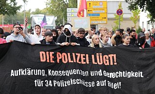 Rund 1000 Teilnehmer kamen im Laufe der Demonstration zusammen, sie verlief weitestgehend friedlich. - Claus Frickemeier