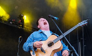 Isaak hatte am Parklichterfreitag 2024 in Bad Oeynhausen praktisch ein Heimspiel. Finanziell war das Konzert aber kein Brüller für die Staatsbad GmbH. - Thorsten Ulonska