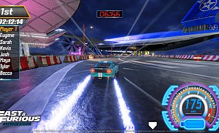 Es gibt Anleihen an die Filme, aber nur oberflächlich. Wie in "Fast & Furious 6" sollen wir hier ein Flugzeug vom Start abhalten. Doch das Level sieht nicht ansatzweise wie der Film aus und spielt in einer anderen Stadt. - GameMill Entertainment