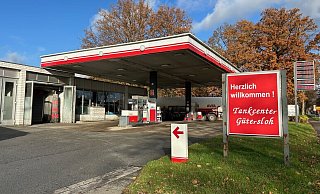 Das Tankcenter Gütersloh befindet sich an der B61, kurz hinter der Einmündung zum Postdamm und nahe der Ortsgrenze. - Christian Bröder