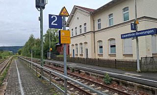 Der Bahnhof Lauenförde sollte längst saniert sein. Doch das wird noch lange dauern. - Torsten Wegener Der Bahnhof Lauenförde sollte längst saniert sein. Doch das wird noch lange dauern. - Torsten Wegener