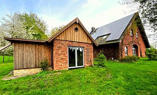 Das fertige Tiny House auf dem Hofgelände in Versmold im Kreis Gütersloh. - Architekturbüro Spooren